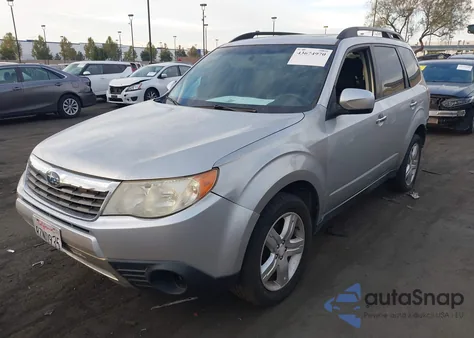 2010 Subaru Forester 2.5X Premium z USA, uszkodzony, nr VIN JF2SH6CC2AH777763